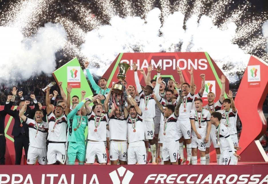 关于意大利足球冠军队举行庆祝活动的信息 关于意大利足球冠军队举行庆祝活动的信息