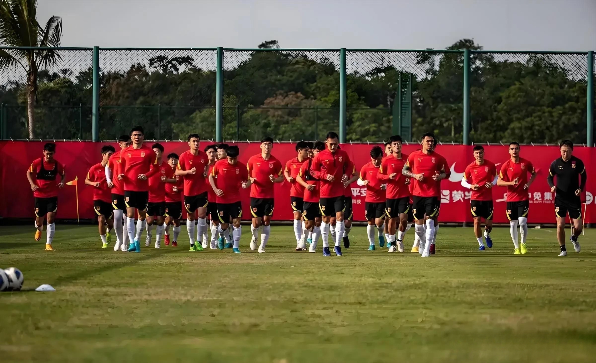 包含国际足坛俱乐部间友谊赛初见成效,球队积极备战的词条 包含国际足坛俱乐部间友谊赛初见成效,球队积极备战的词条