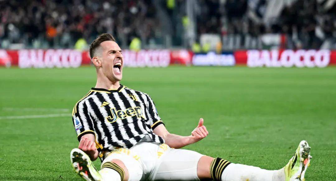 尤文图斯中场梅开二度,助球队大胜 尤文图斯中场梅开二度,助球队大胜