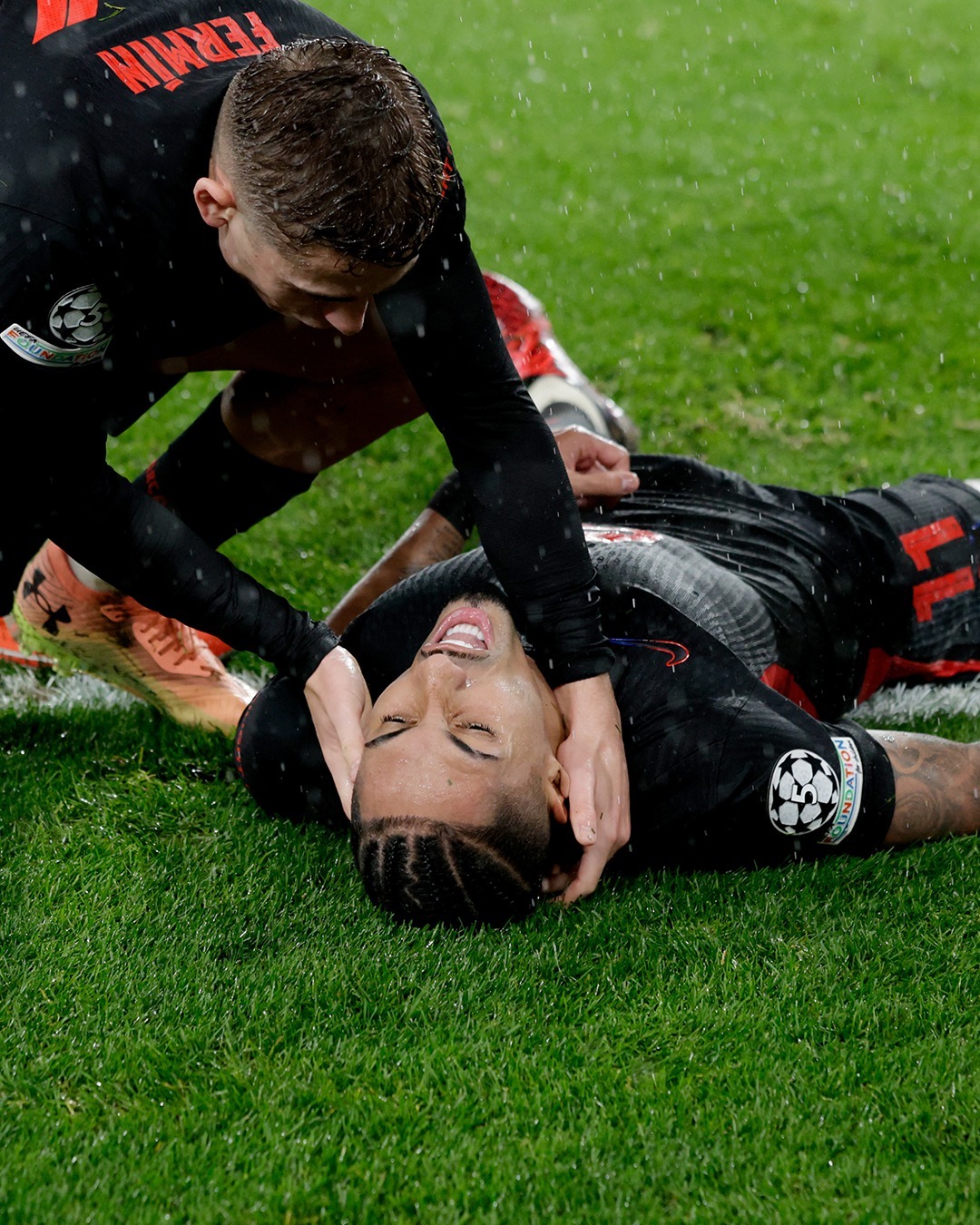 精彩摩擦:球员间的火花四溅的简单介绍 精彩摩擦:球员间的火花四溅的简单介绍