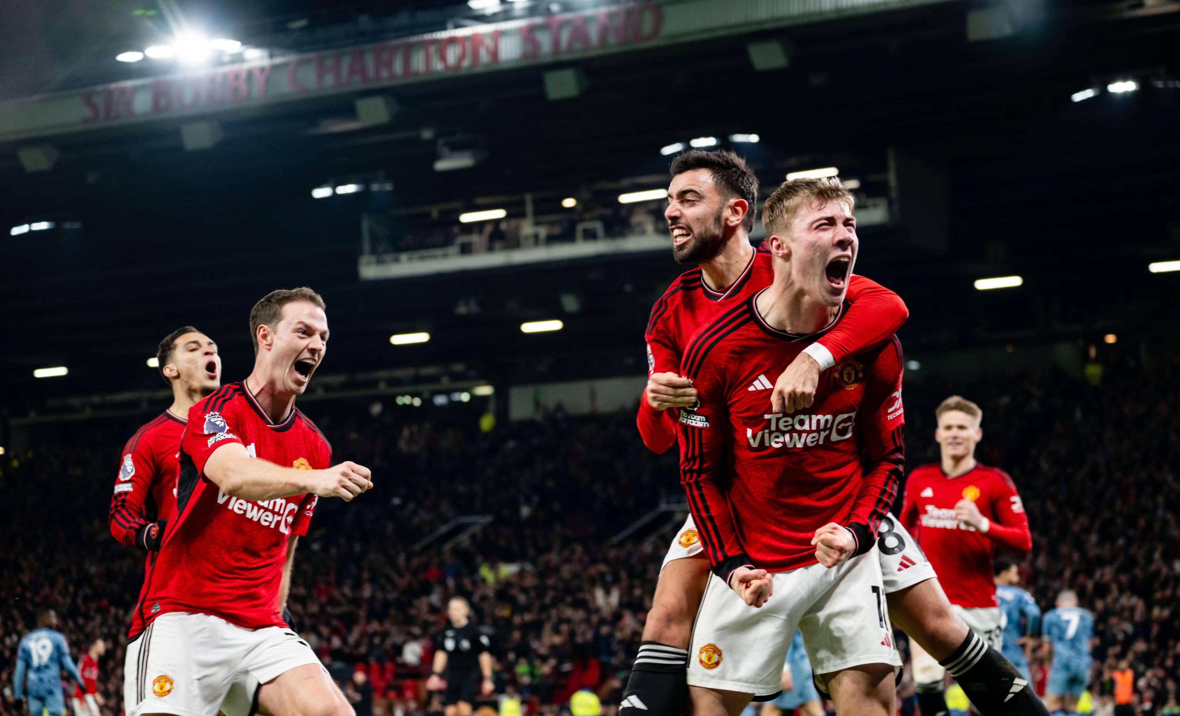 曼联球员迎来生涯重要里程碑的简单介绍