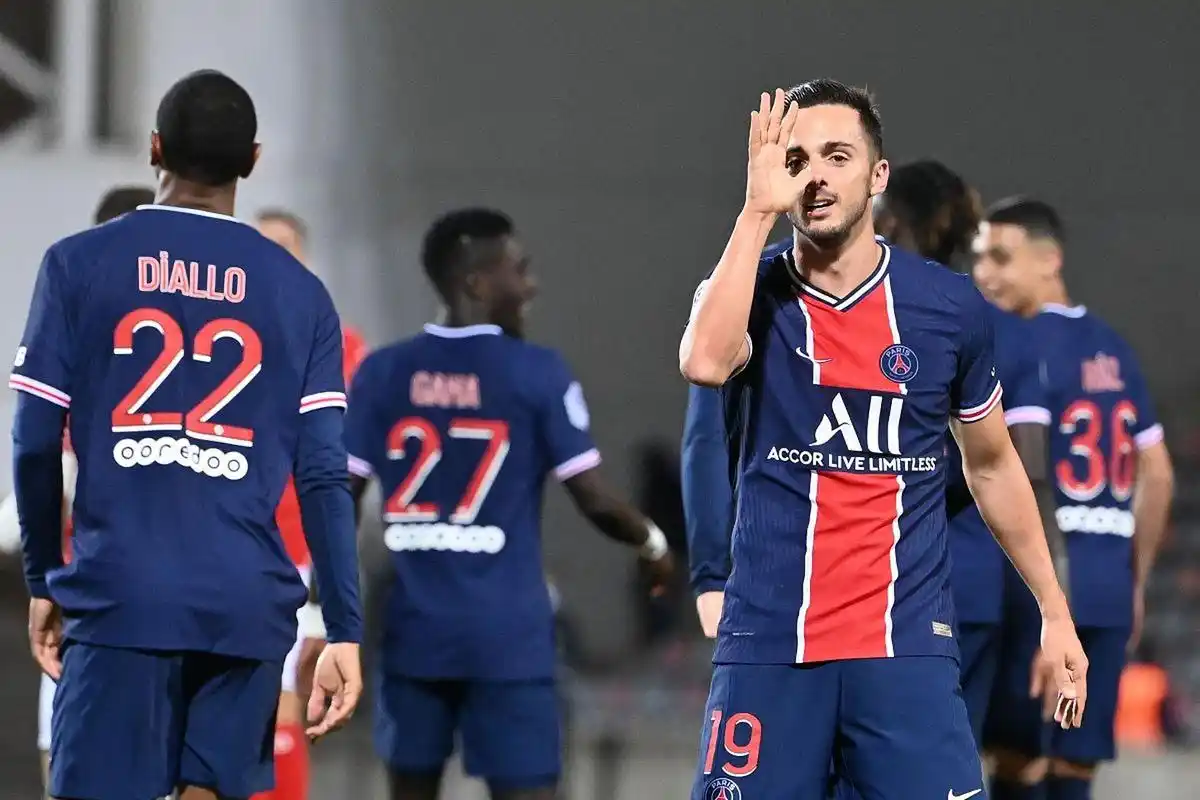 法国篮球队表现出色夺得首场胜利