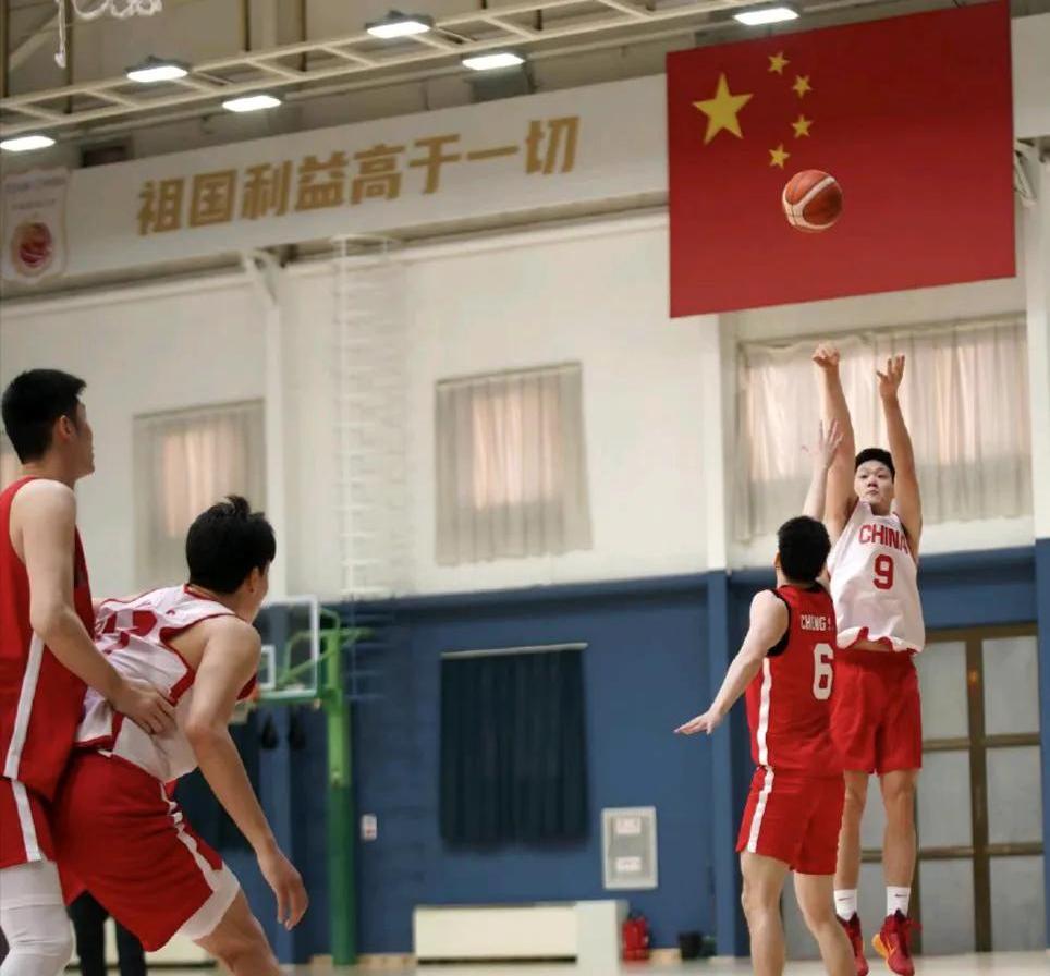 拉素突困难拿分，赛季将进入关键阶段