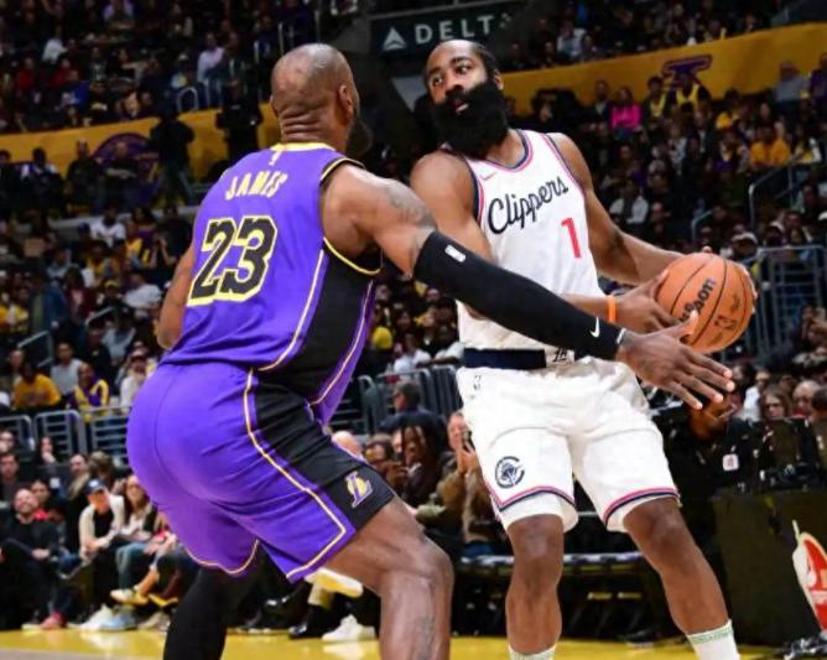 快船惨败湖人，连续两战失利