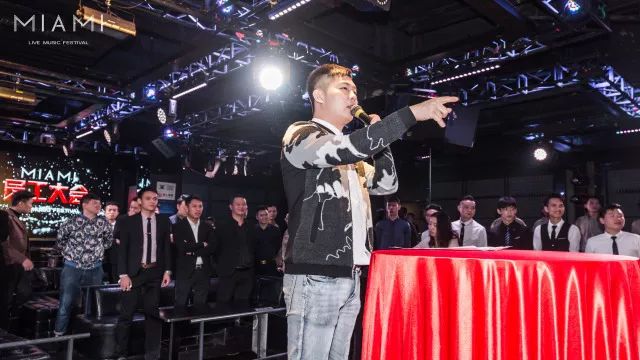 关于卡莱尔联队员奋勇拼搏,夺得宝贵三分的信息 关于卡莱尔联队员奋勇拼搏,夺得宝贵三分的信息