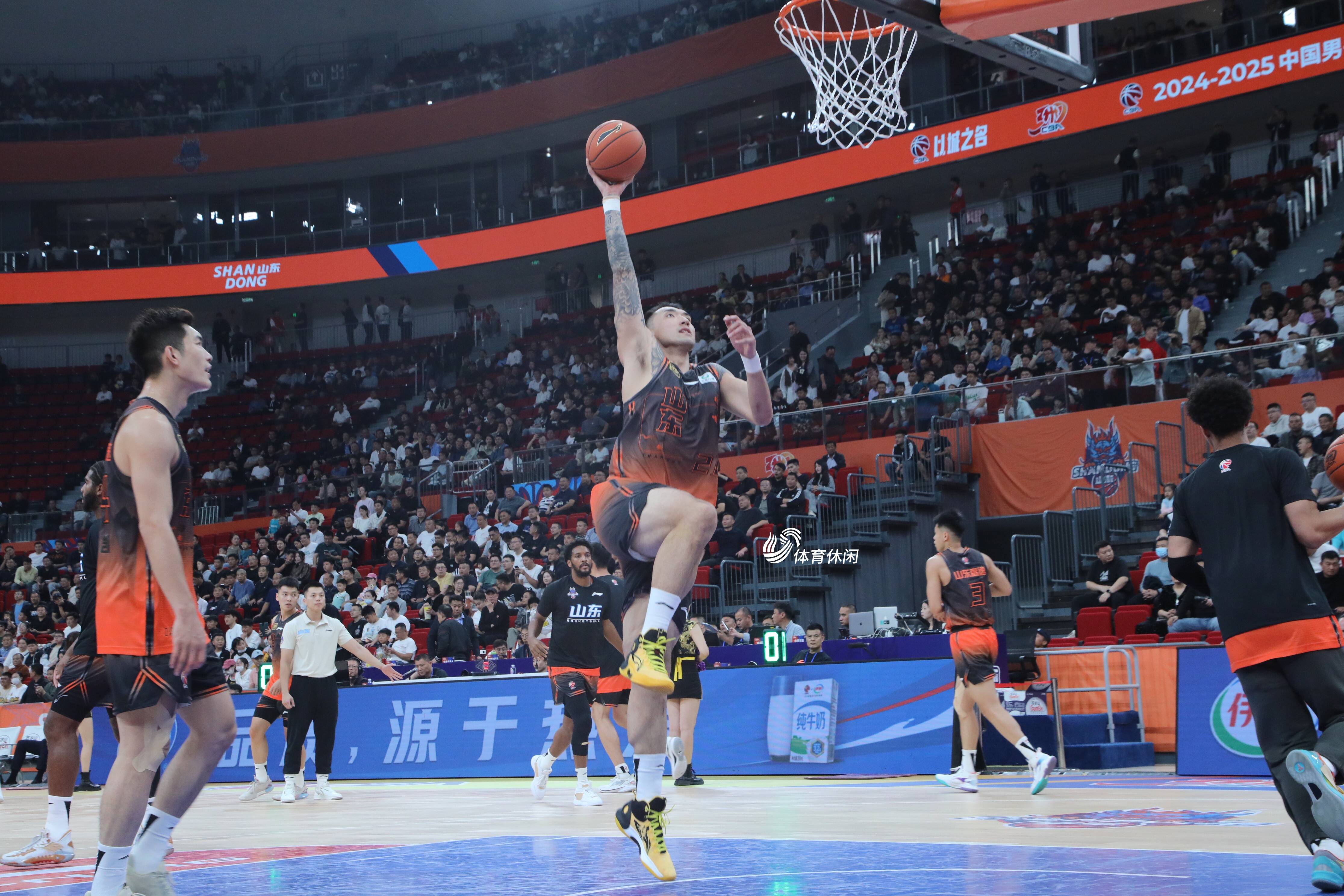 男篮联赛实力悬殊的一幕频频上演