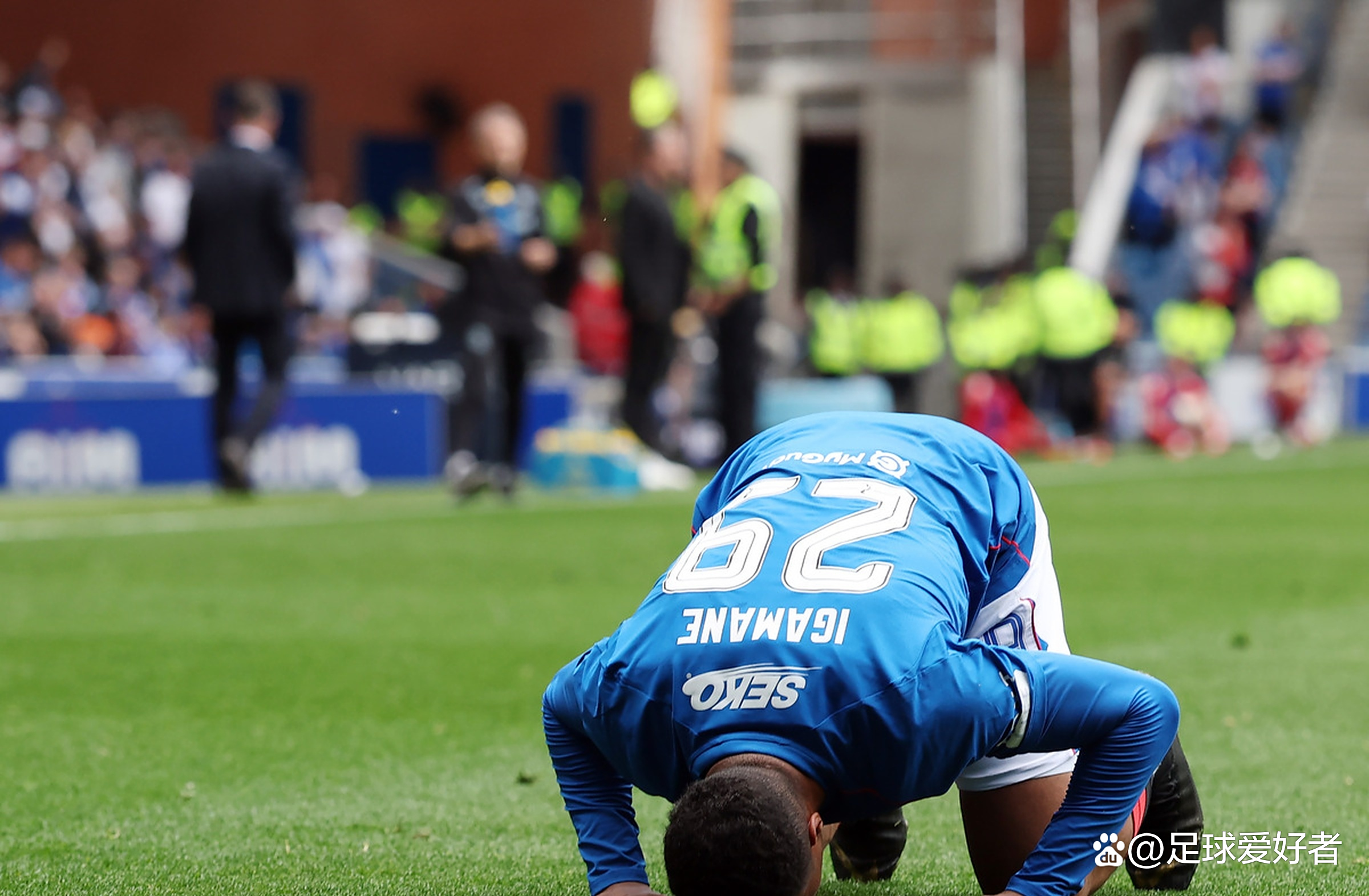 包含马赛主场战胜里尔,积累更多积分的词条 包含马赛主场战胜里尔,积累更多积分的词条