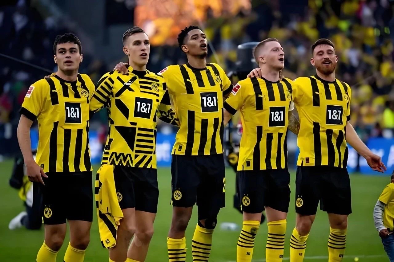 多特蒙德客场3-1击败法兰克福，获得德甲联赛胜利