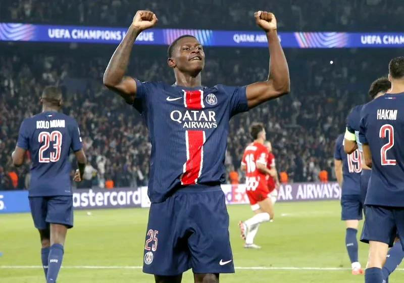 巴黎圣日耳曼击败里昂，继续领跑法甲积分榜