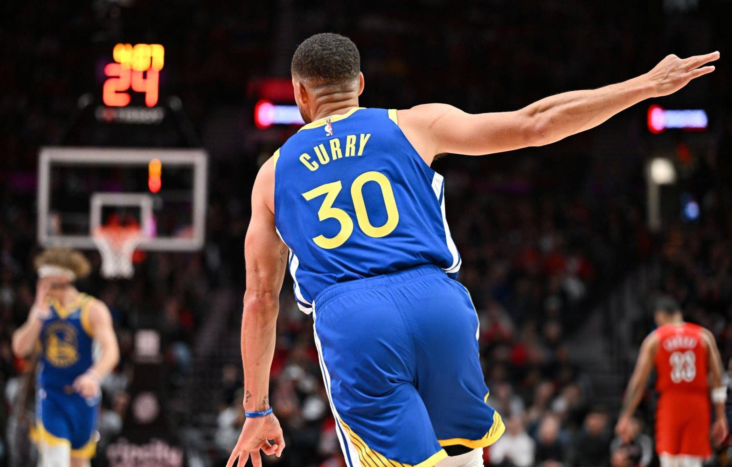 开拓者客场大胜黄蜂，士气高涨的简单介绍