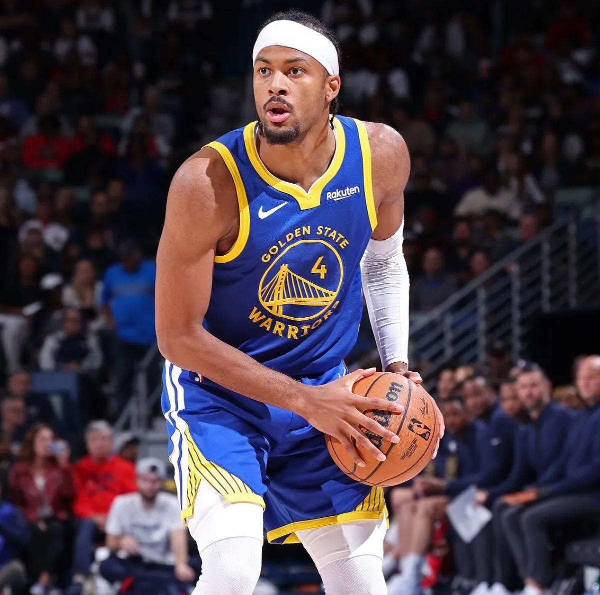 勇士横扫鹈鹕，继续高歌猛进