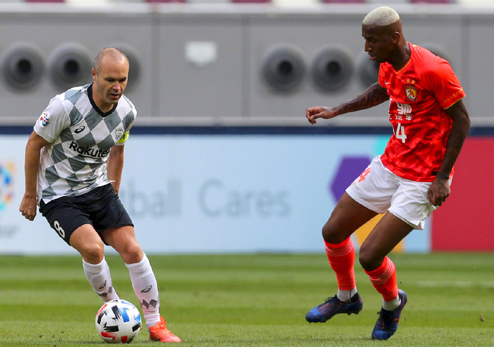 广州恒大豪取三连胜，力压对手登顶亚冠小组赛积分榜的简单介绍