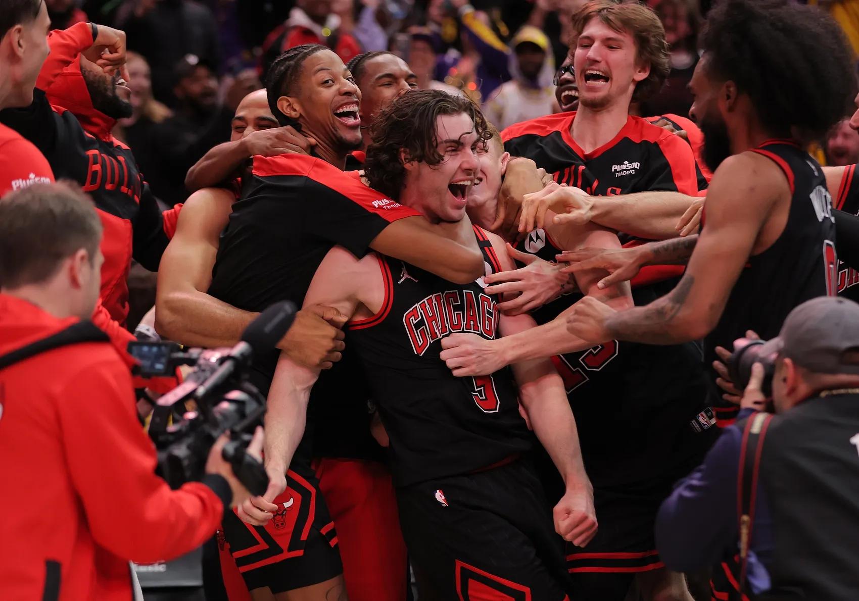 猛龙队惊心动魄击败国王队